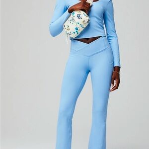 Fabletics XS Short High-Waisted Oasis Crossover Flare Leggings Pants Bali Blue